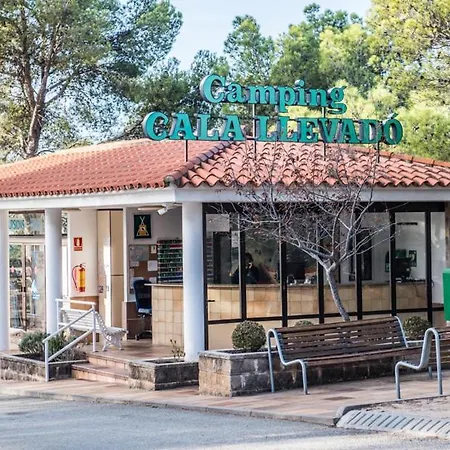Camping Camping Sunissim Cala Llevado 4 By Locatour Tossa de Mar